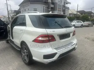 Mercedes-Benz M Class ML63 AMG 4dr SUV AWD (5.5L 8cyl Turbo 7A) 2014