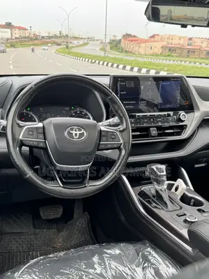 Toyota Highlander Platinum 2022 Black