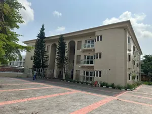 4bdrm House in Banana Island for rent