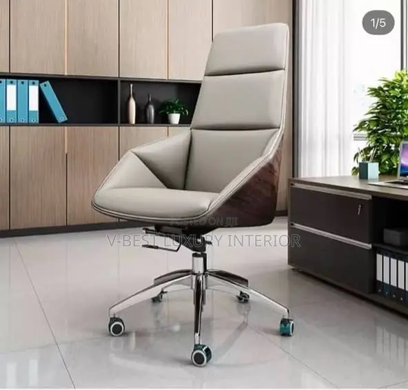 Executive Office Chair – Premium Comfort for Leaders