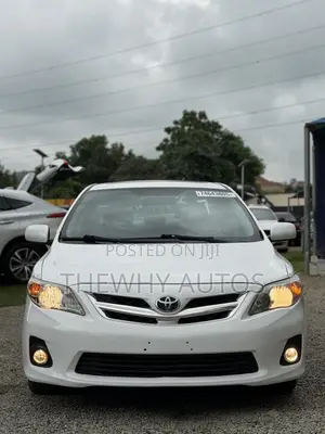 Toyota Corolla LE Special Edition 4dr Sedan (1.8L 4cyl 4A) 2013 White