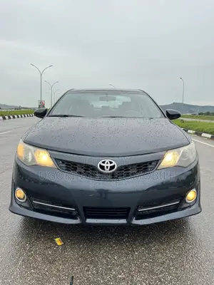 Toyota Camry SE 4dr Sedan (2.5L 4cyl 6A) 2013 Gray