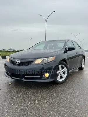 Toyota Camry SE 4dr Sedan (2.5L 4cyl 6A) 2013 Gray