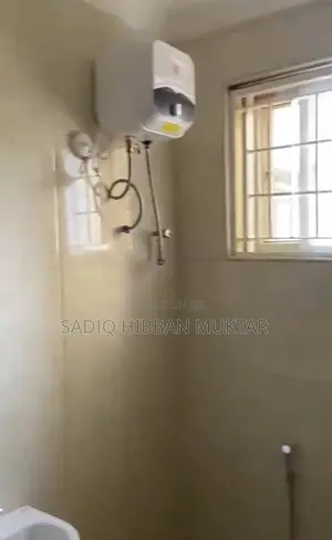 3bdrm Block of Flats in Apo District for rent