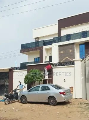 6bdrm House in Gwarzo for sale