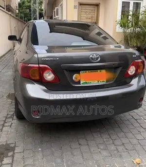 Toyota Corolla LE 4dr Sedan (1.8L 4cyl 4A) 2010 Gray