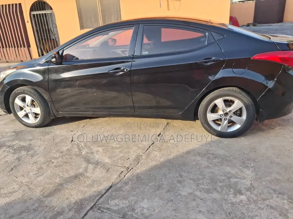 Hyundai Elantra 2012 Black
