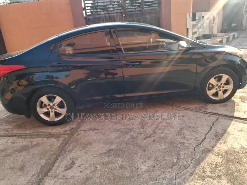 Hyundai Elantra 2012 Black