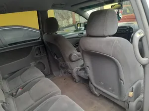 Toyota Sienna 2005 Silver