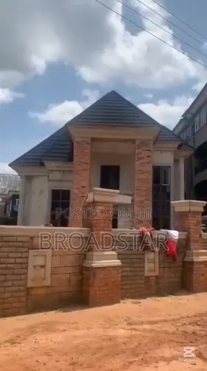 5bdrm Duplex in Owerri for sale