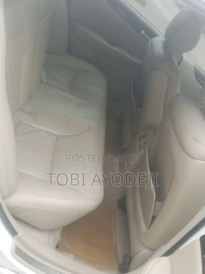 Lexus ES 2025 White
