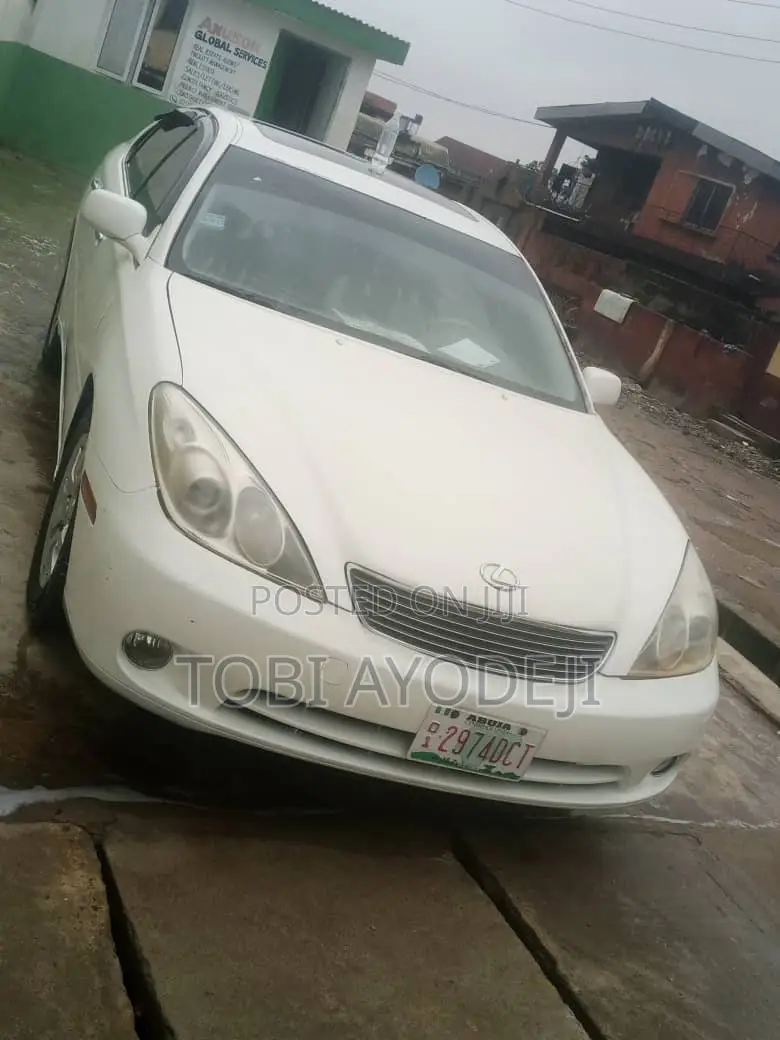 Lexus ES 2025 White