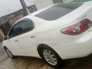 Lexus ES 2025 White