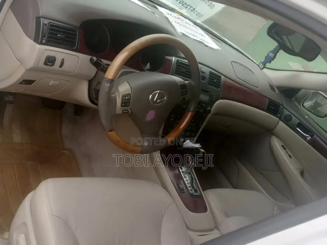 Lexus ES 2025 White
