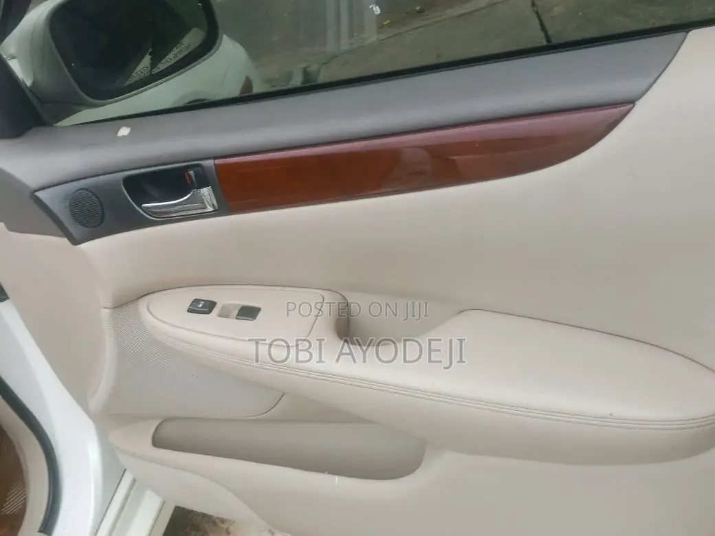 Lexus ES 2025 White