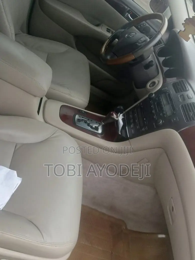 Lexus ES 2025 White