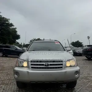 Toyota Highlander Limited V6 FWD 2004 Gold
