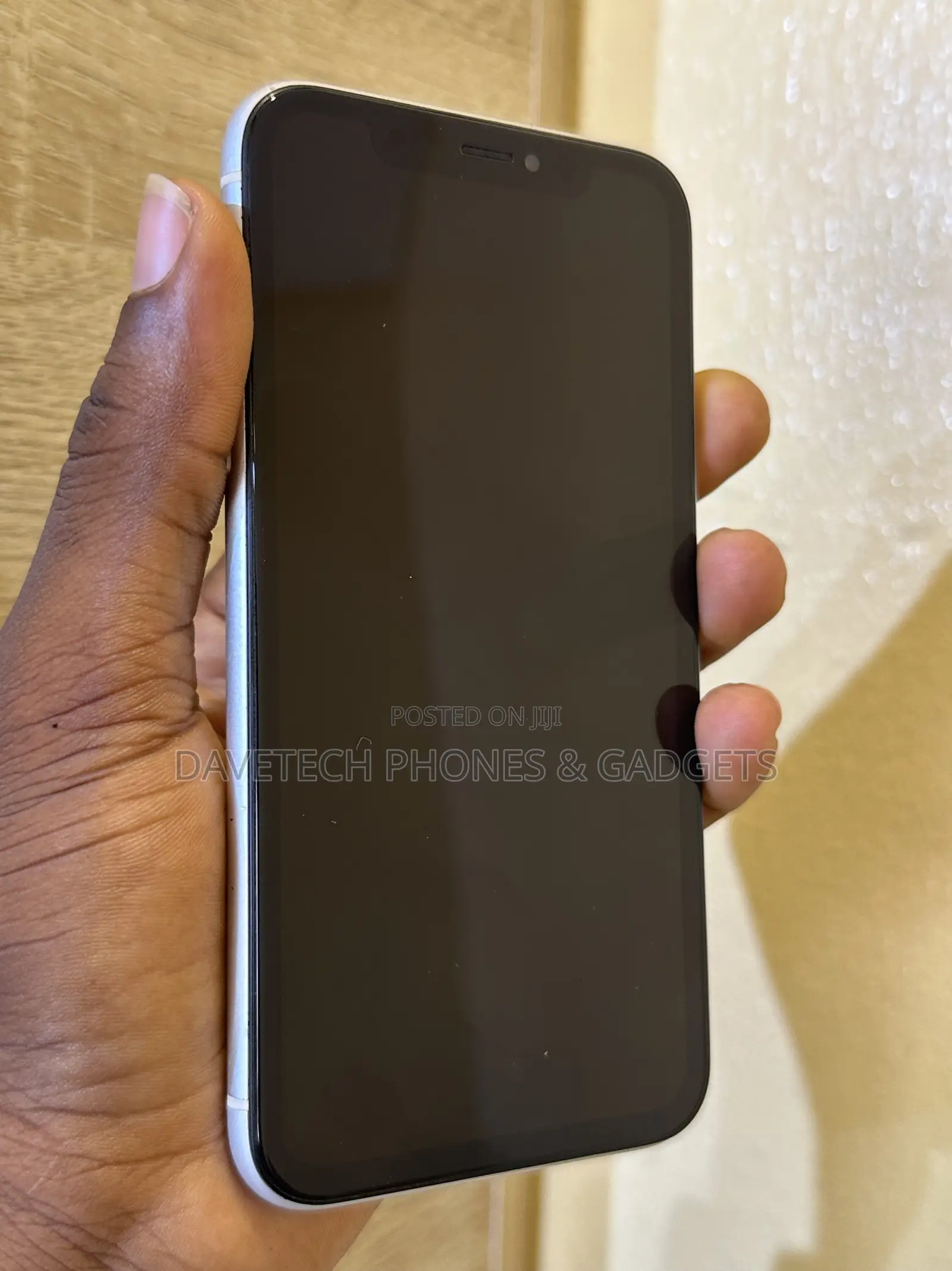 Apple iPhone XR 64 GB White