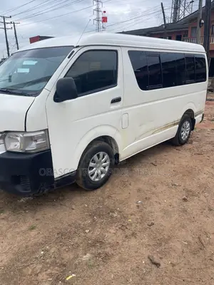 Toyota HiAce 2010 White
