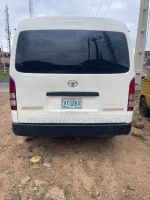 Toyota HiAce 2010 White