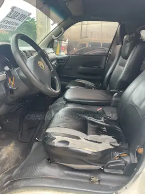 Toyota HiAce 2010 White