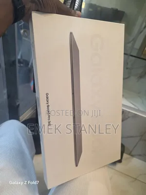 New Laptop Samsung Galaxy Book5 Pro 16GB Intel Core Ultra 7 SSD 1T