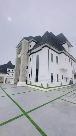 5bdrm Duplex in Dakwo District for sale