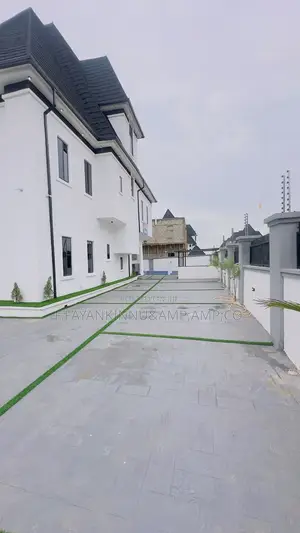 5bdrm Duplex in Dakwo District for sale
