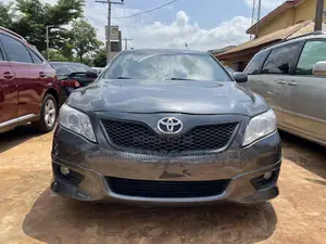 Toyota Camry SE 4dr Sedan (2.5L 4cyl 6A) 2011 Gray