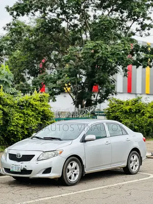 Toyota Corolla 2010 Silver