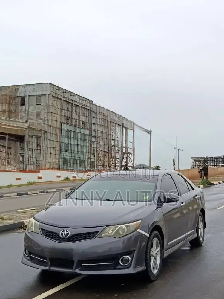 Toyota Camry 2014 Gray