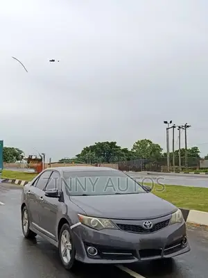 Toyota Camry 2014 Gray