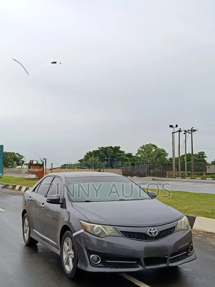 Toyota Camry 2014 Gray