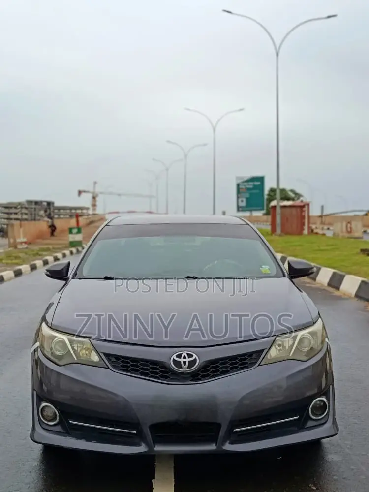 Toyota Camry 2014 Gray