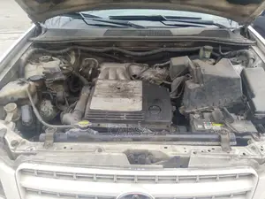 Toyota Highlander 2002 White