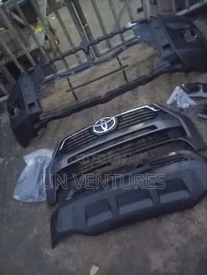 Complete Front Bumper With Front Grill Toyota Hilux 2022