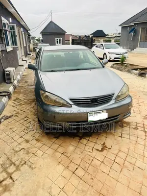 Toyota Camry 2005 Gray