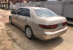 Honda Accord 2005 Gold