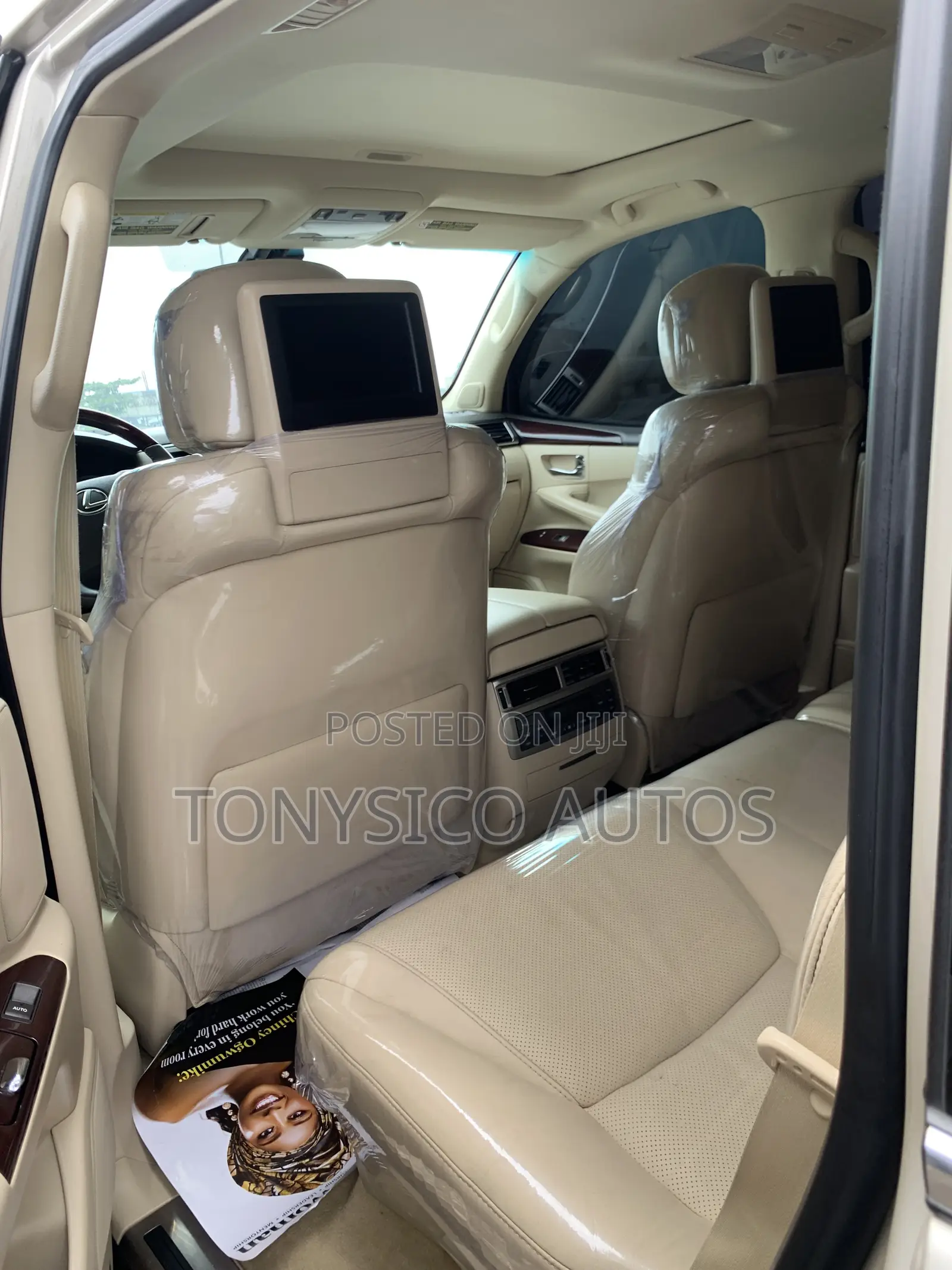 Lexus LX 570 AWD 2013 Gold