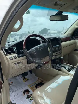 Lexus LX 570 AWD 2013 Gold