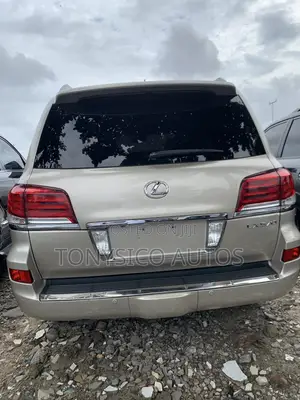 Lexus LX 570 AWD 2013 Gold