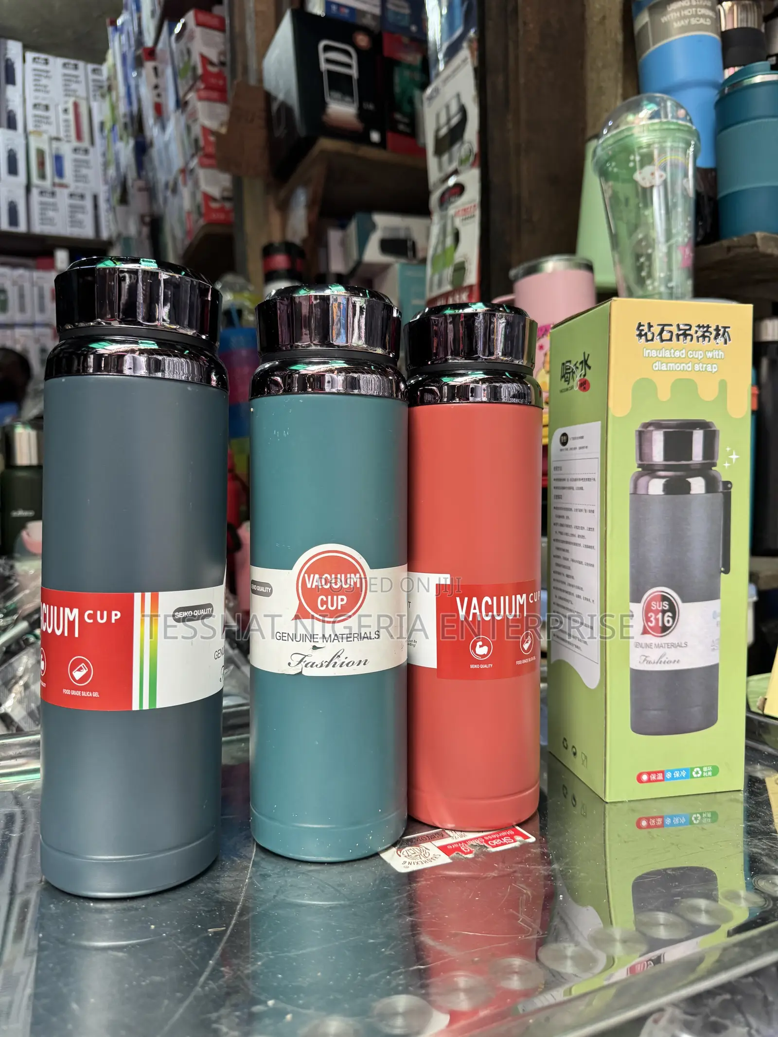 Vacuum Water Flask 1,000ml Retains Hot Cold for 24hours