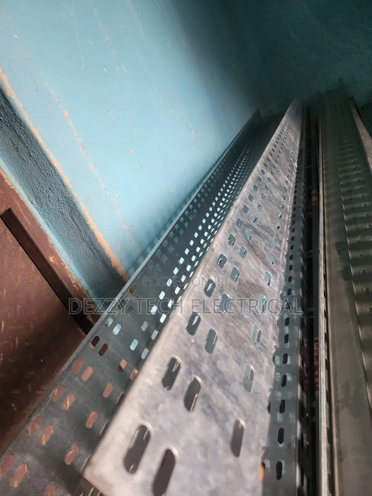 300mmx100mm Pre Galvanized Cable Tray