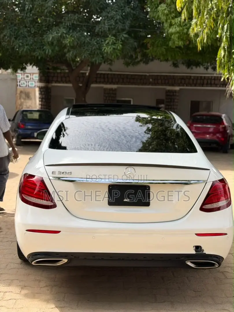 Mercedes-Benz E300 2017 White