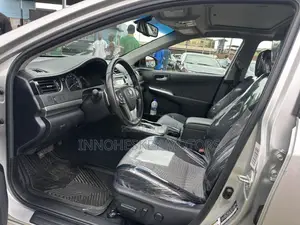 Toyota Camry SE 4dr Sedan (2.5L 4cyl 6A) 2013 Silver