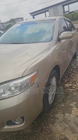 Toyota Camry 2009 Gold