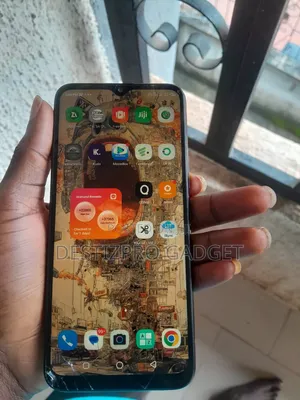Infinix Hot 8 32 GB Black
