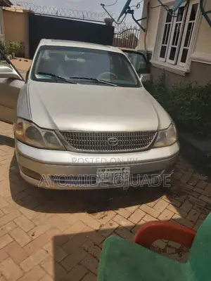 Toyota Avalon XL 2004 Gold