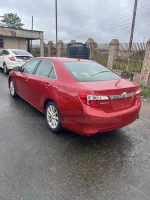 Toyota Camry XLE 4dr Sedan (2.5L 4cyl 6A) 2014 Red