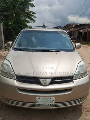 Toyota Sienna XLE FWD 2006 Gold